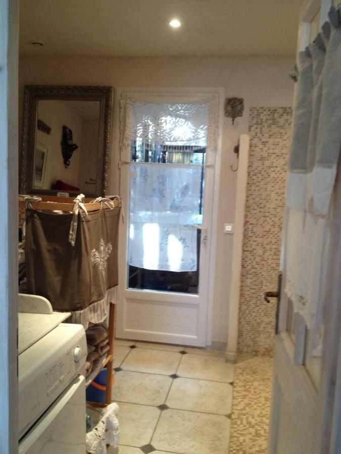 Ferienwohnung L'Oustalet La Tour-dʼAigues Exterior foto