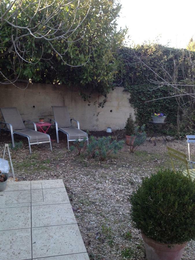 Ferienwohnung L'Oustalet La Tour-dʼAigues Exterior foto