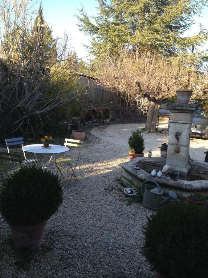 Ferienwohnung L'Oustalet La Tour-dʼAigues Exterior foto