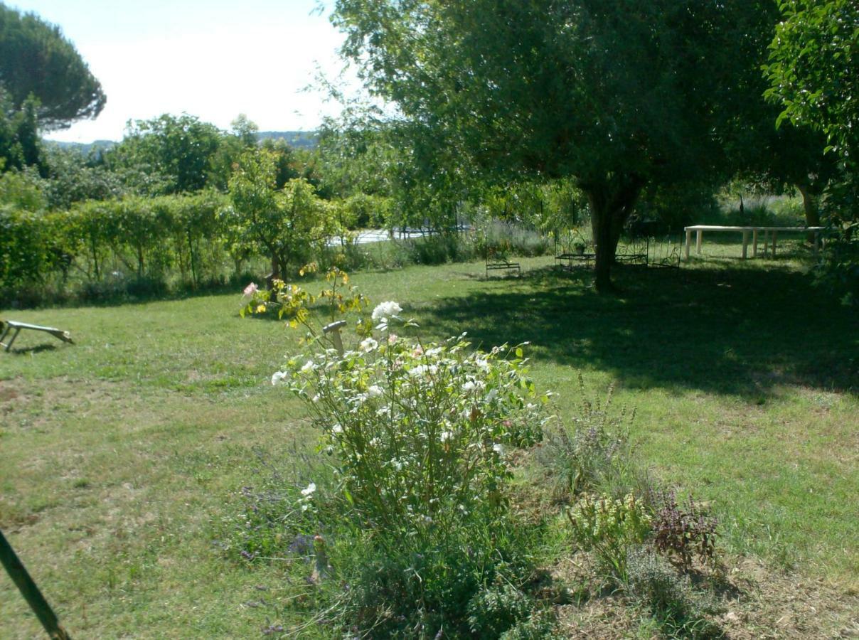 Ferienwohnung L'Oustalet La Tour-dʼAigues Exterior foto