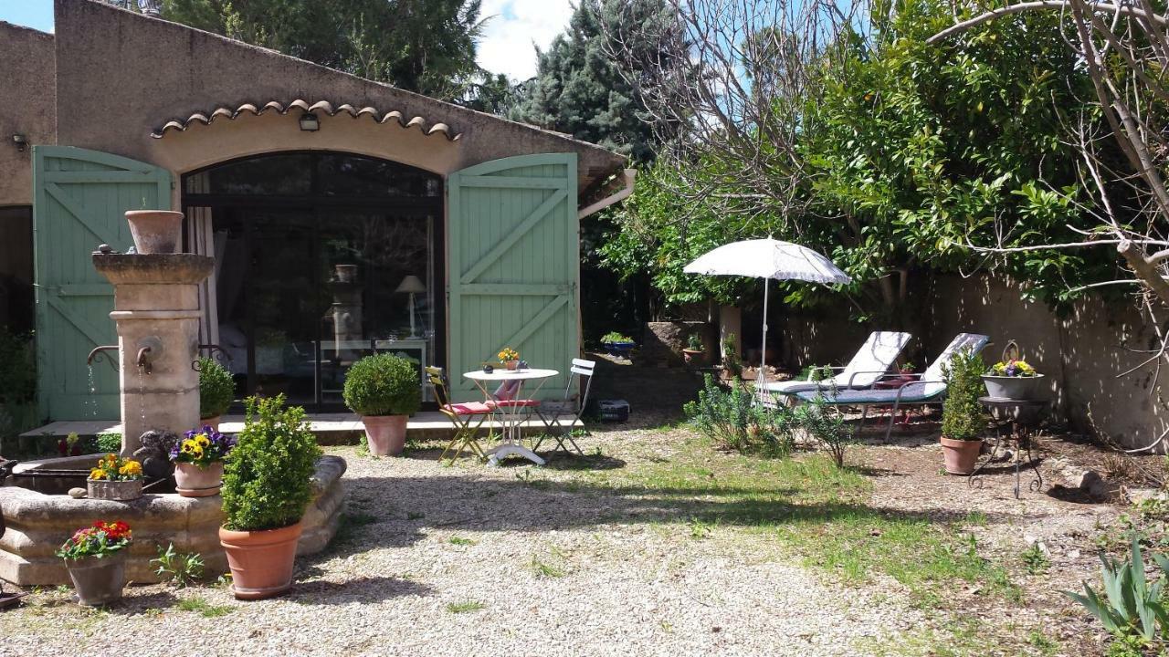 Ferienwohnung L'Oustalet La Tour-dʼAigues Exterior foto