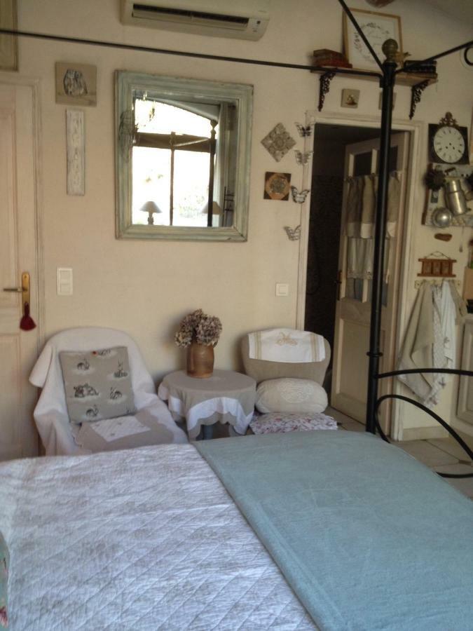 Ferienwohnung L'Oustalet La Tour-dʼAigues Exterior foto